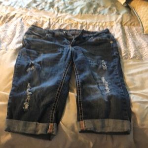Ariya jeans, capris